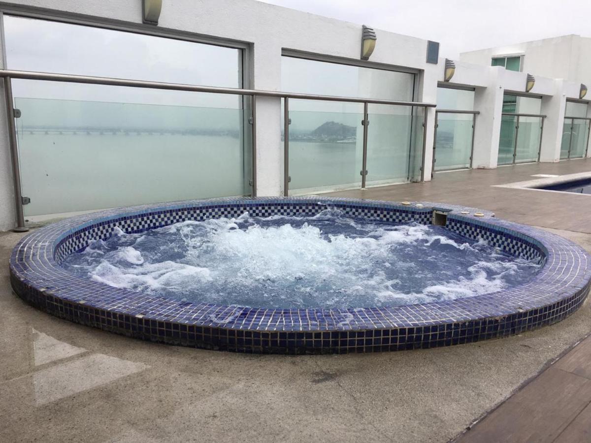 Luxury Suites River Front กวายากิล ภายนอก รูปภาพ