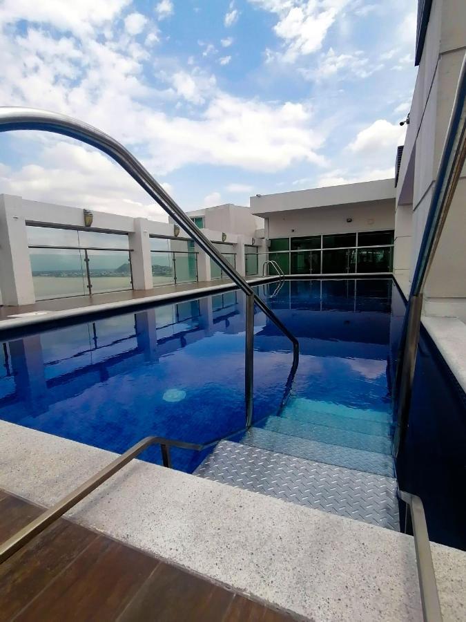 Luxury Suites River Front กวายากิล ภายนอก รูปภาพ