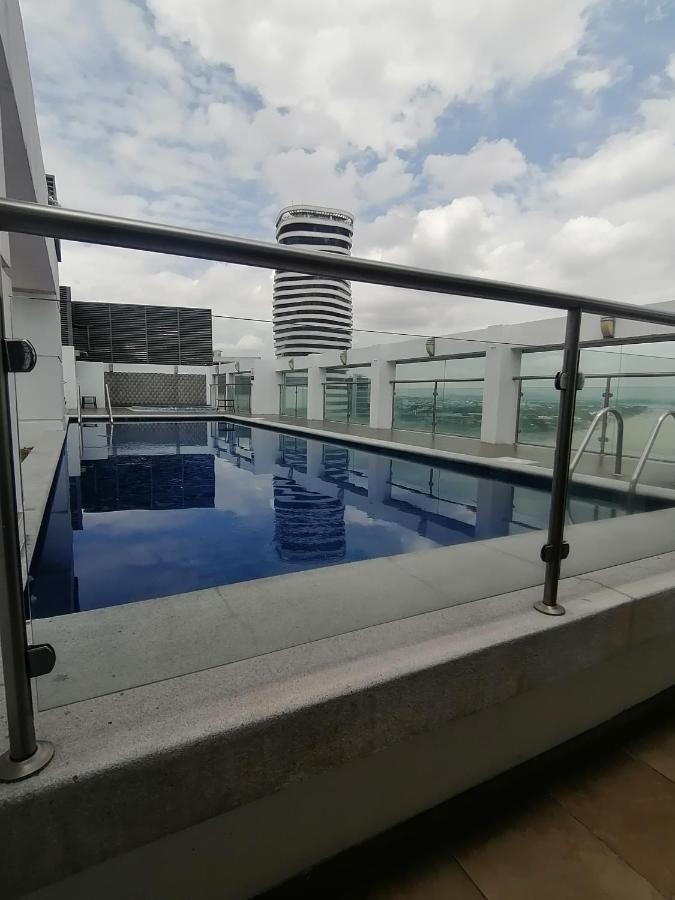 Luxury Suites River Front กวายากิล ภายนอก รูปภาพ