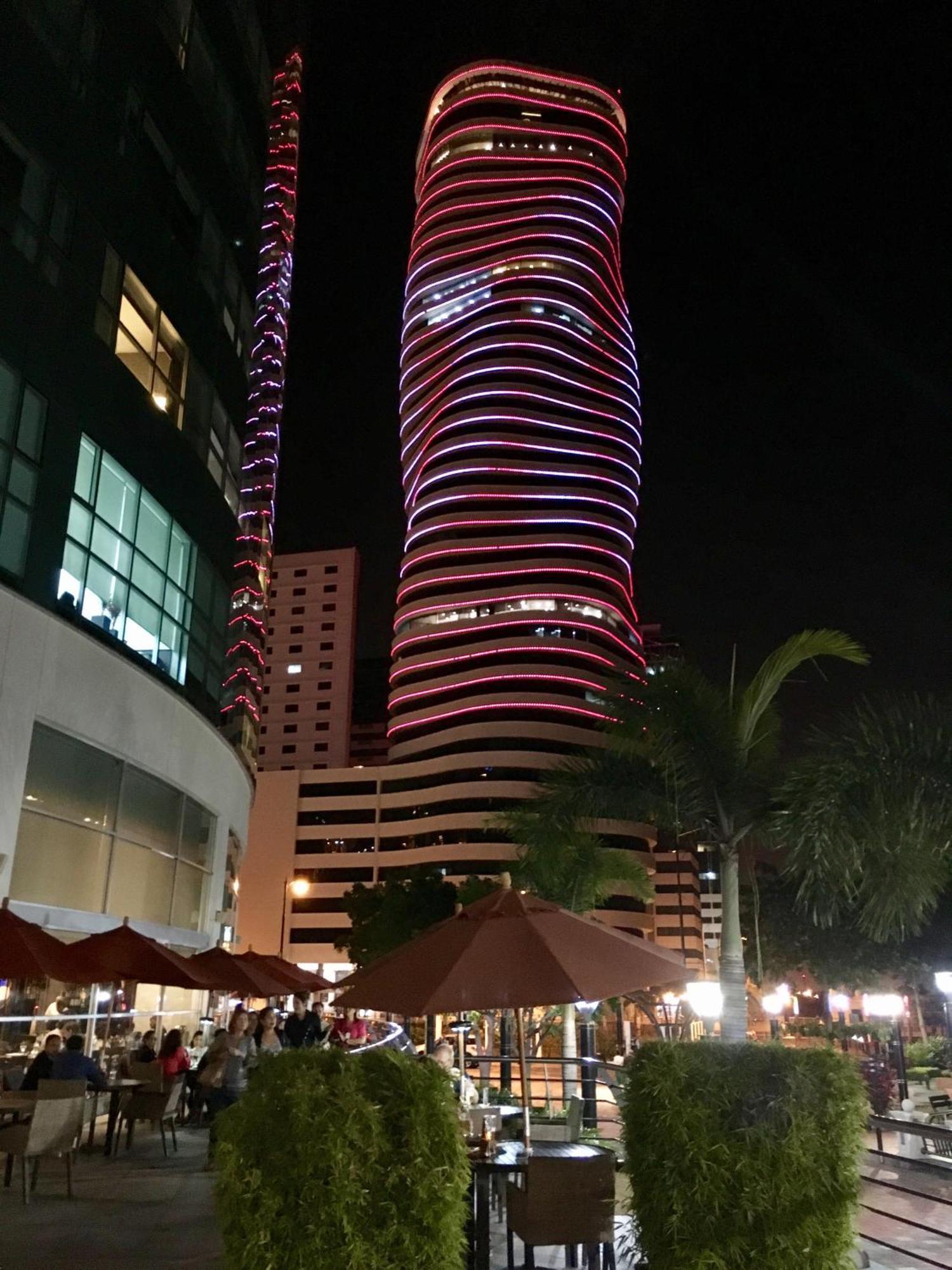 Luxury Suites River Front กวายากิล ภายนอก รูปภาพ